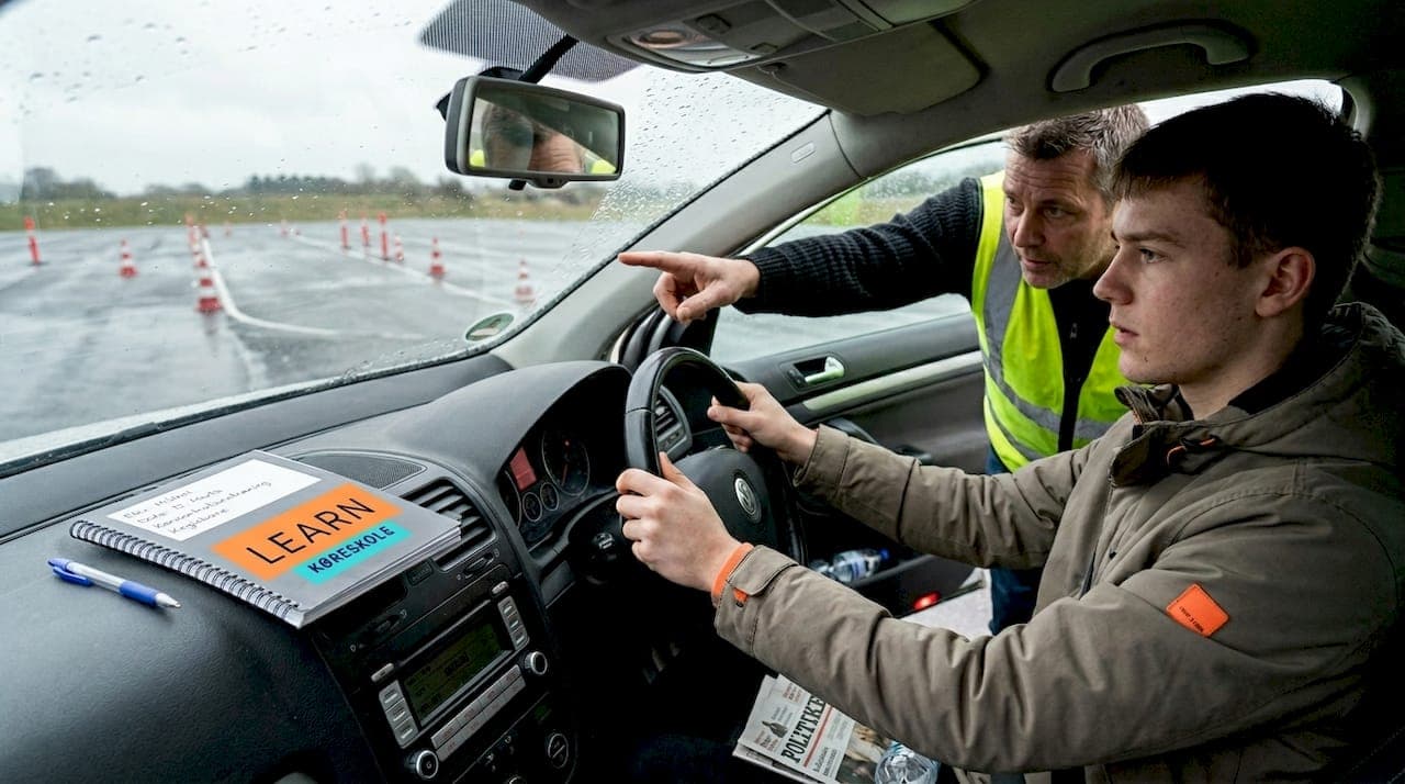 Få styr på køreteknik: Din guide til praktisk kørekort