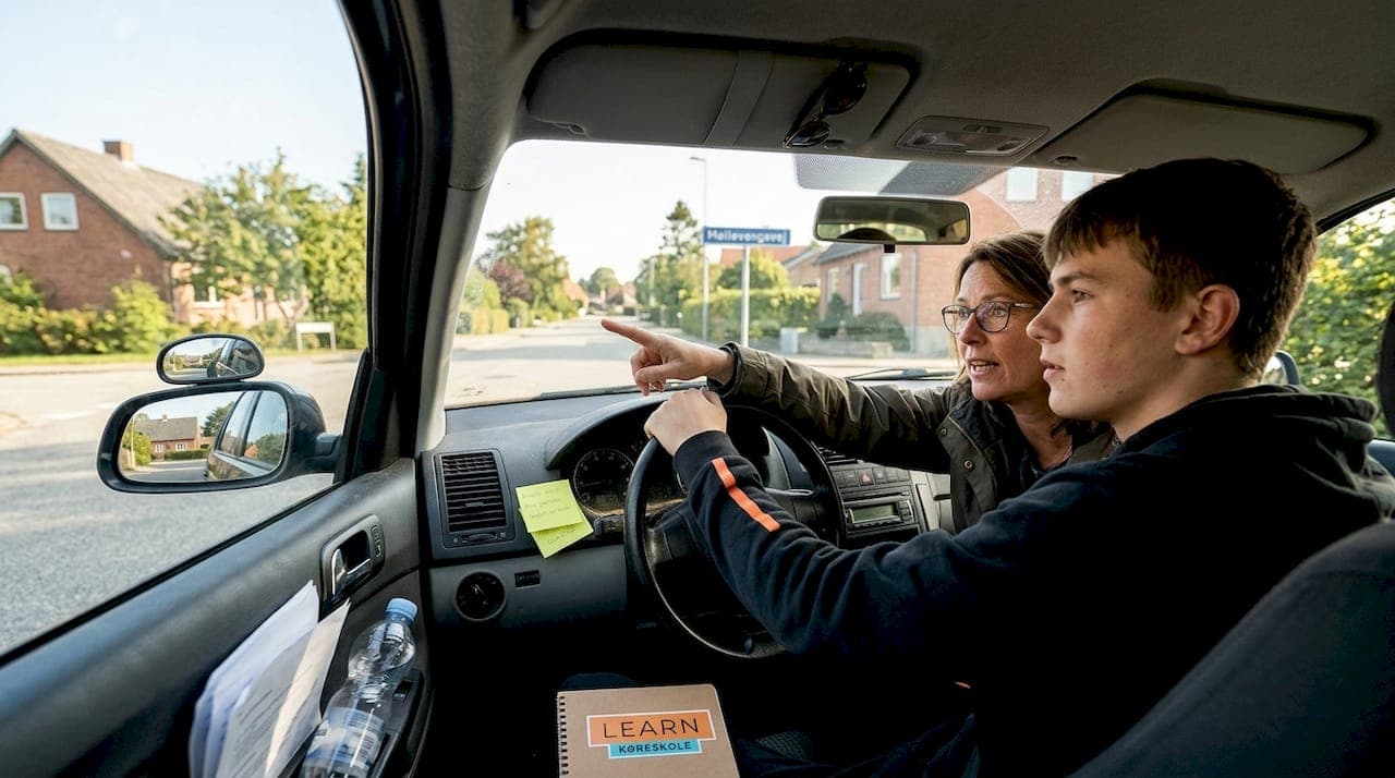 Forstå praktisk køretræning: Sådan består du kørekortet
