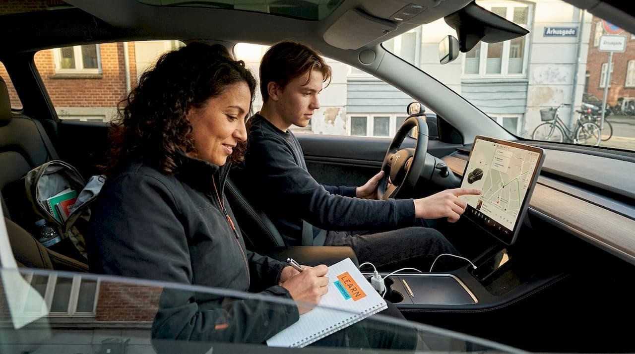 Elbilundervisning: fleksible kørekort for unge i Aarhus